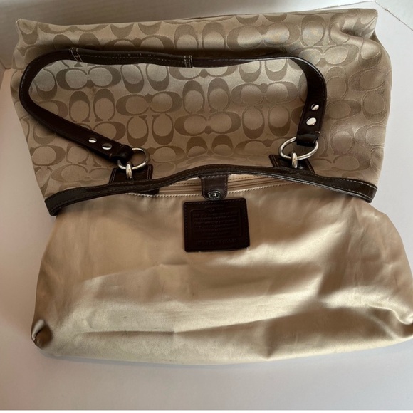 Authentic COACH Signature “PENELOPE” Shoulder Bag Front Turnkey Pocket - Picture 5 of 11